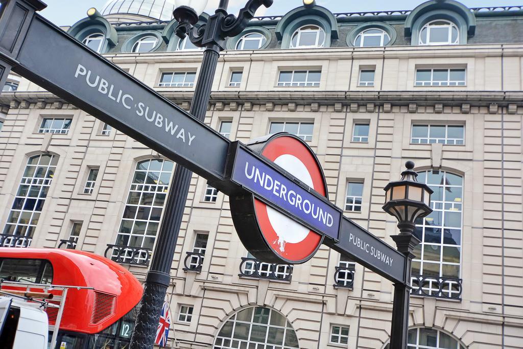 Piccadilly Circus Apartments Лондон Экстерьер фото