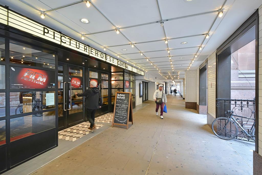 Piccadilly Circus Apartments Лондон Экстерьер фото