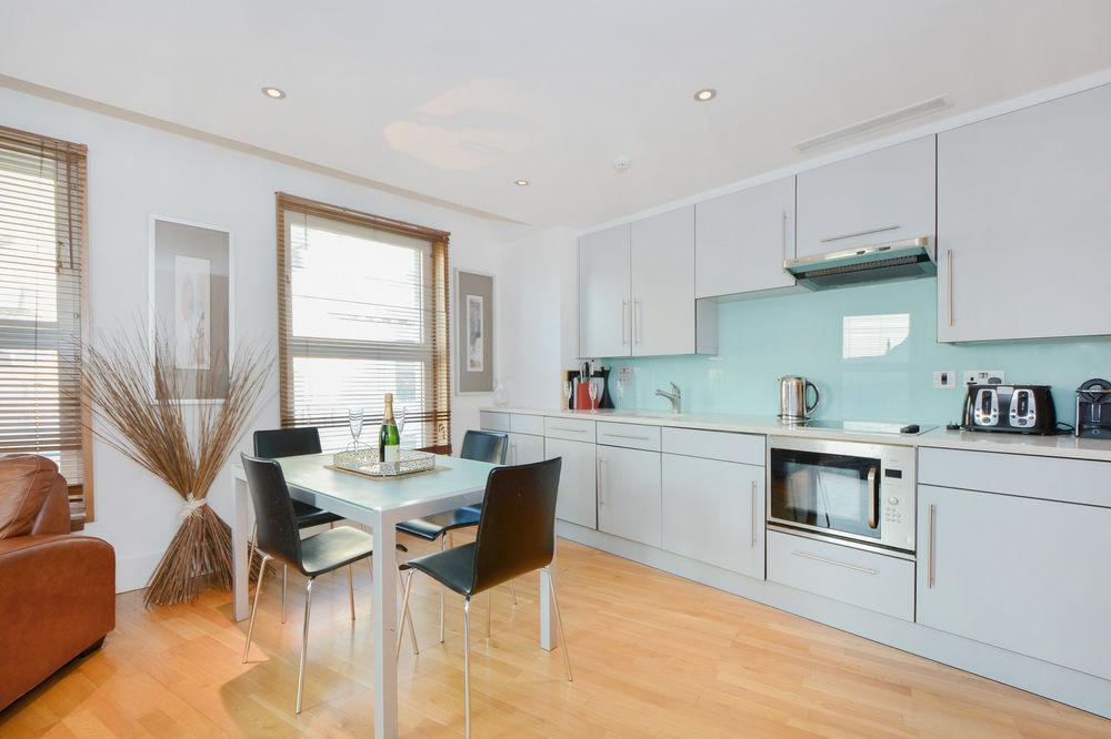 Piccadilly Circus Apartments Лондон Экстерьер фото