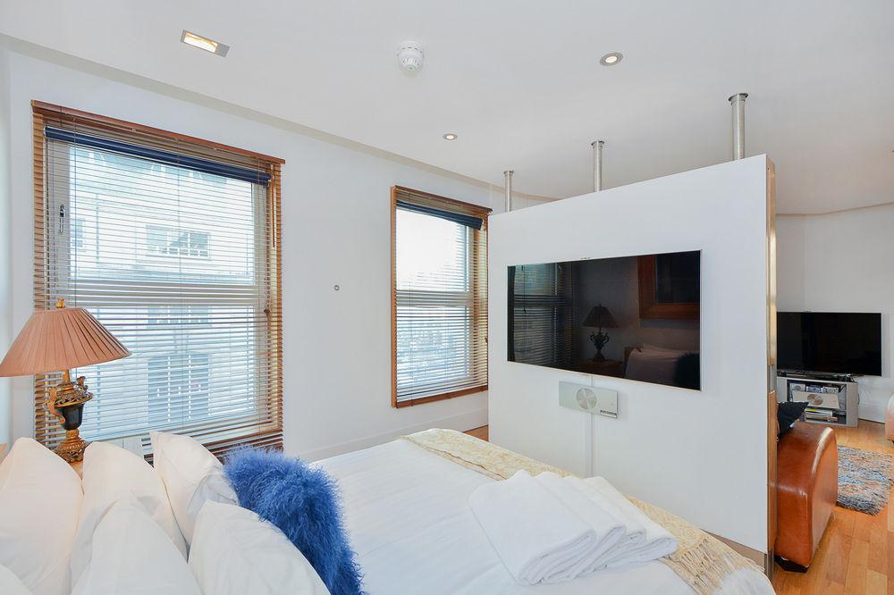Piccadilly Circus Apartments Лондон Экстерьер фото