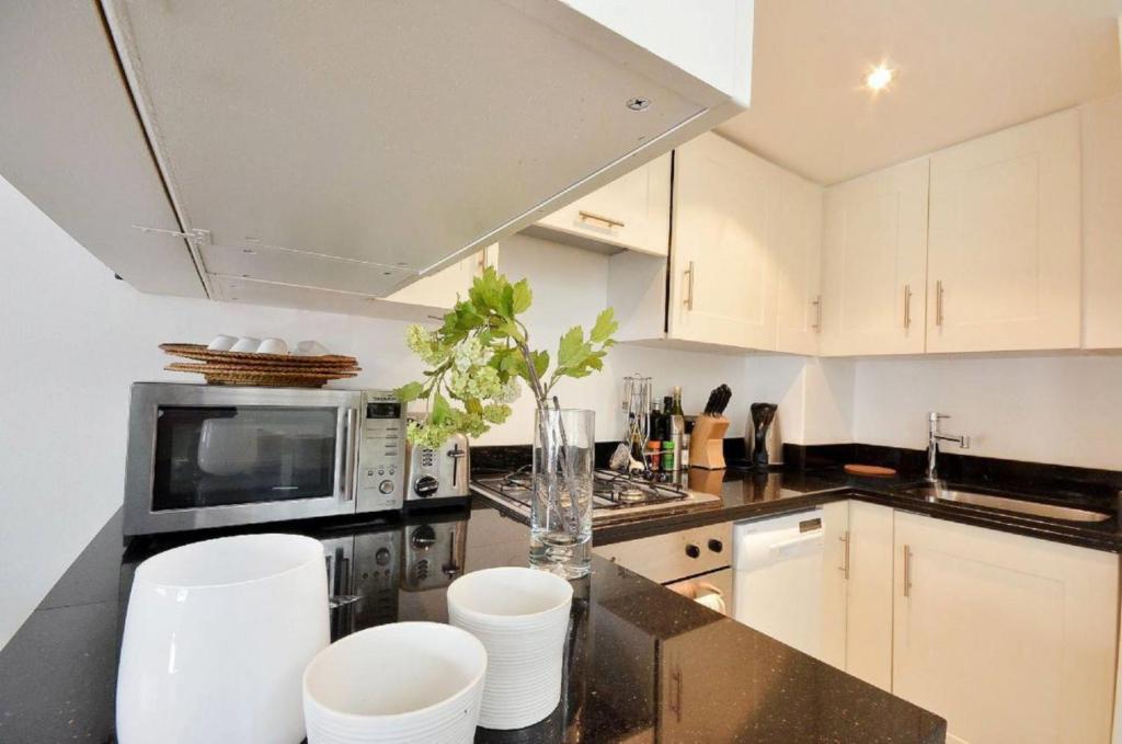 Piccadilly Circus Apartments Лондон Номер фото