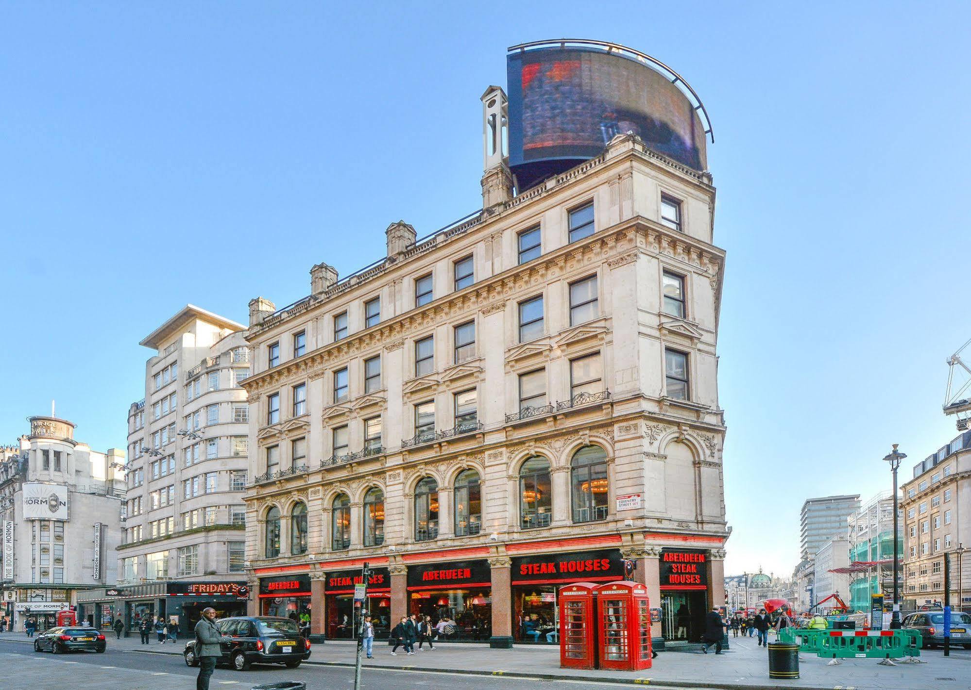 Piccadilly Circus Apartments Лондон Экстерьер фото