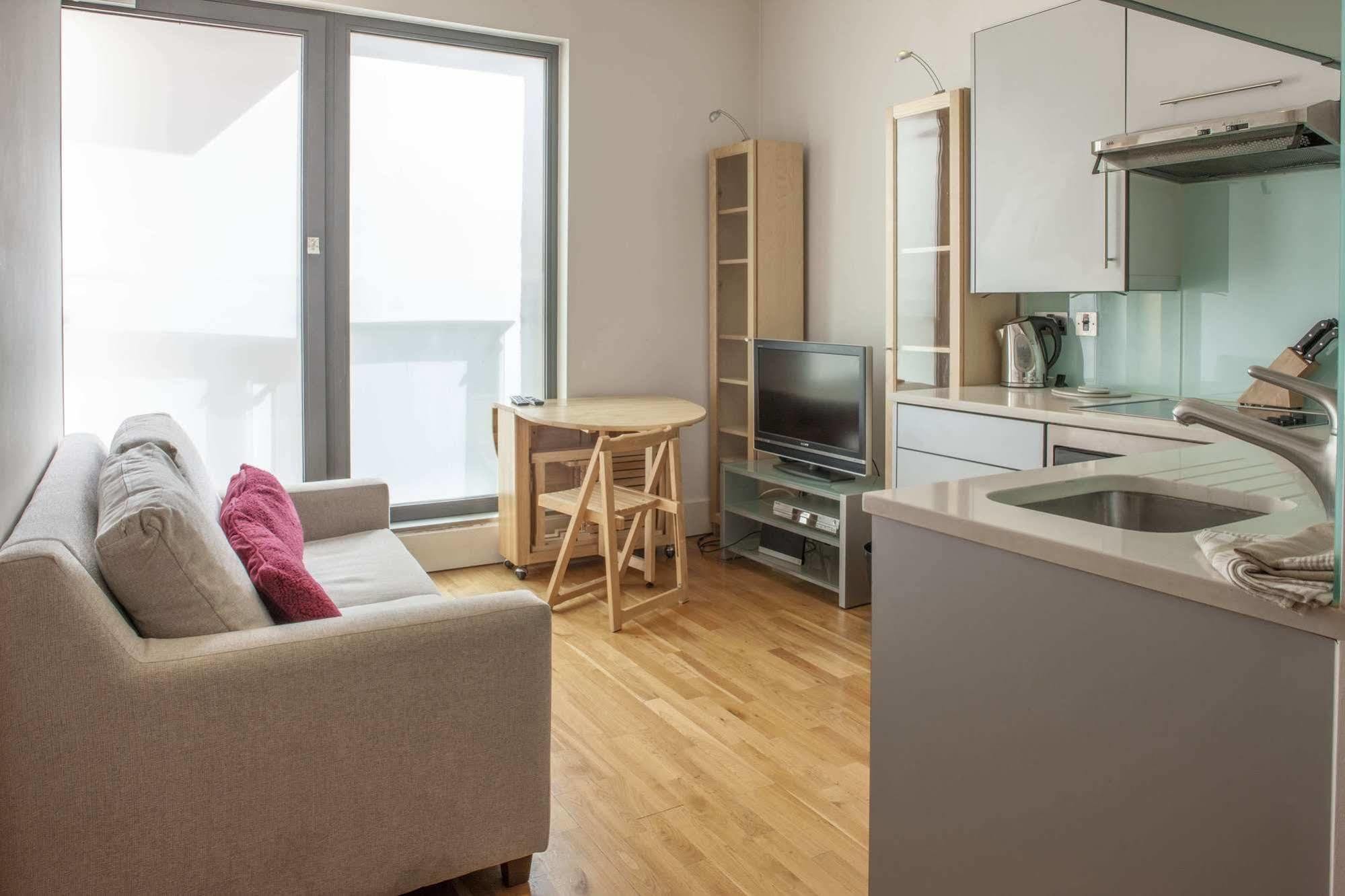 Piccadilly Circus Apartments Лондон Экстерьер фото