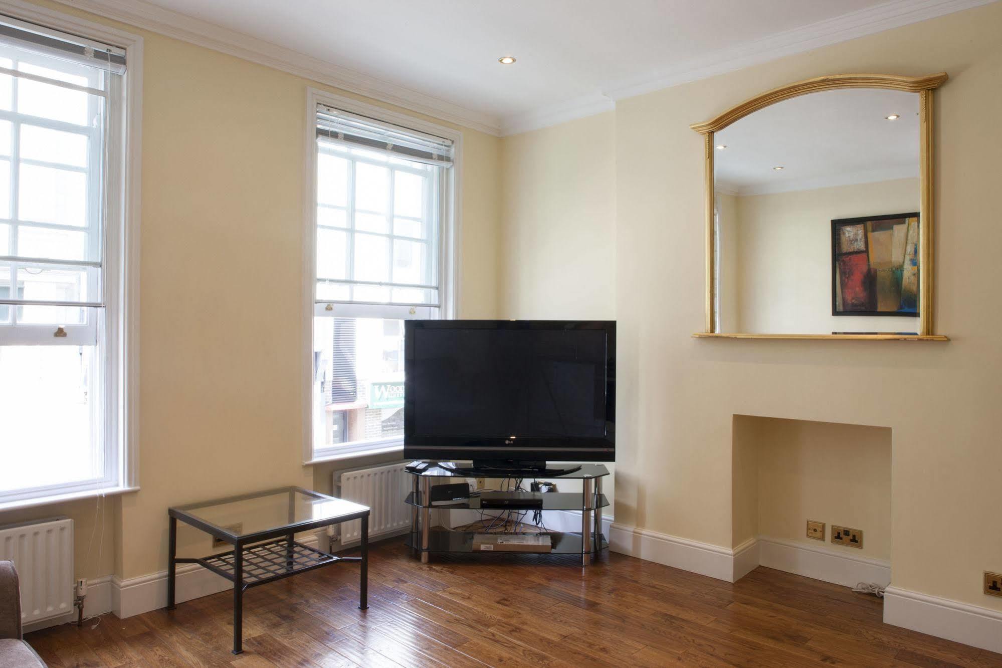 Piccadilly Circus Apartments Лондон Экстерьер фото