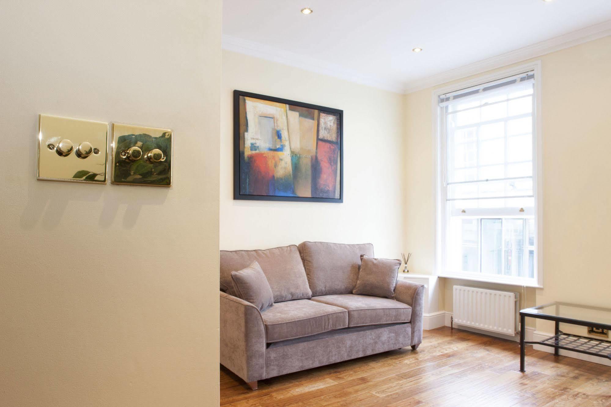Piccadilly Circus Apartments Лондон Экстерьер фото