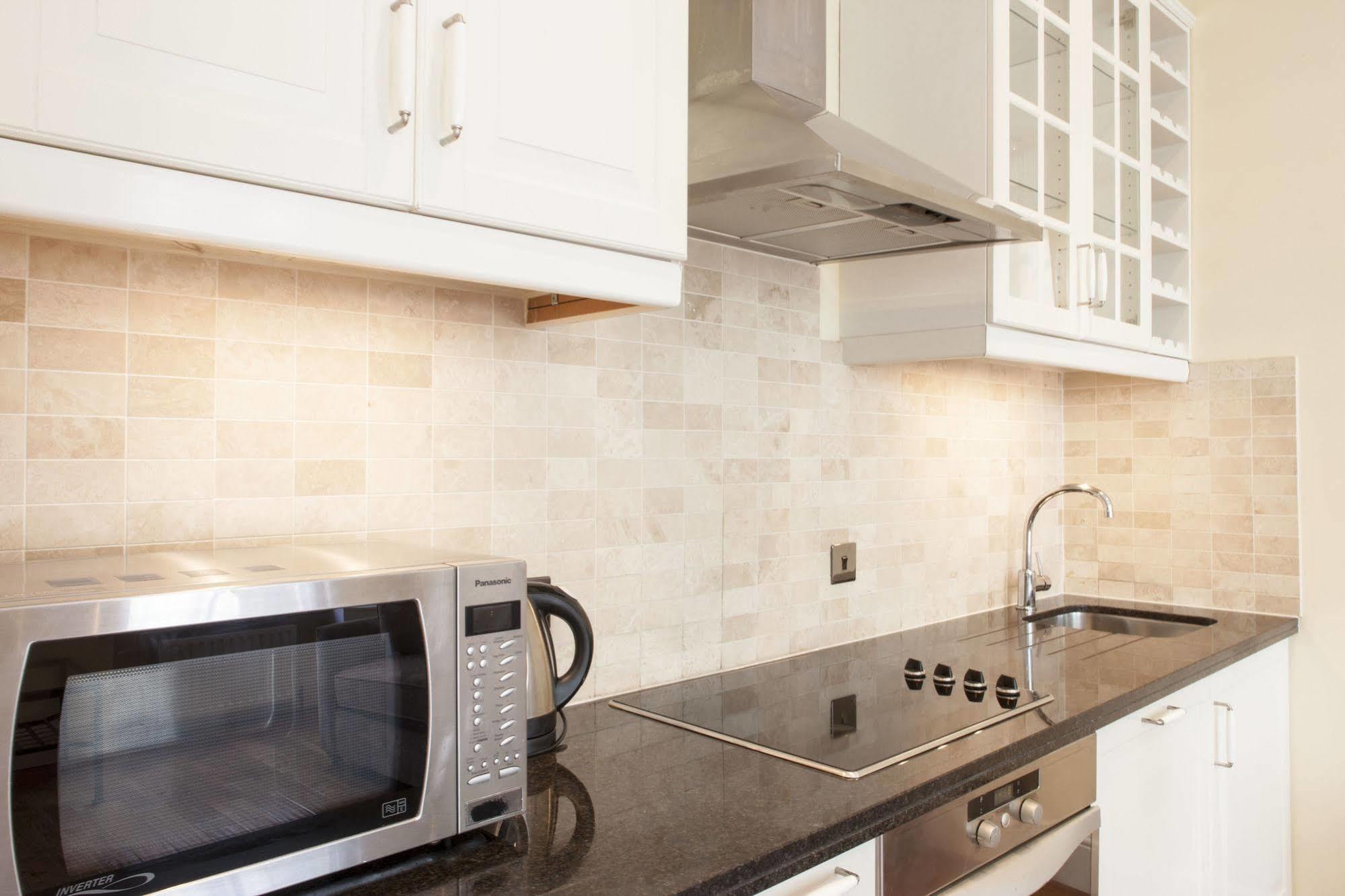Piccadilly Circus Apartments Лондон Экстерьер фото