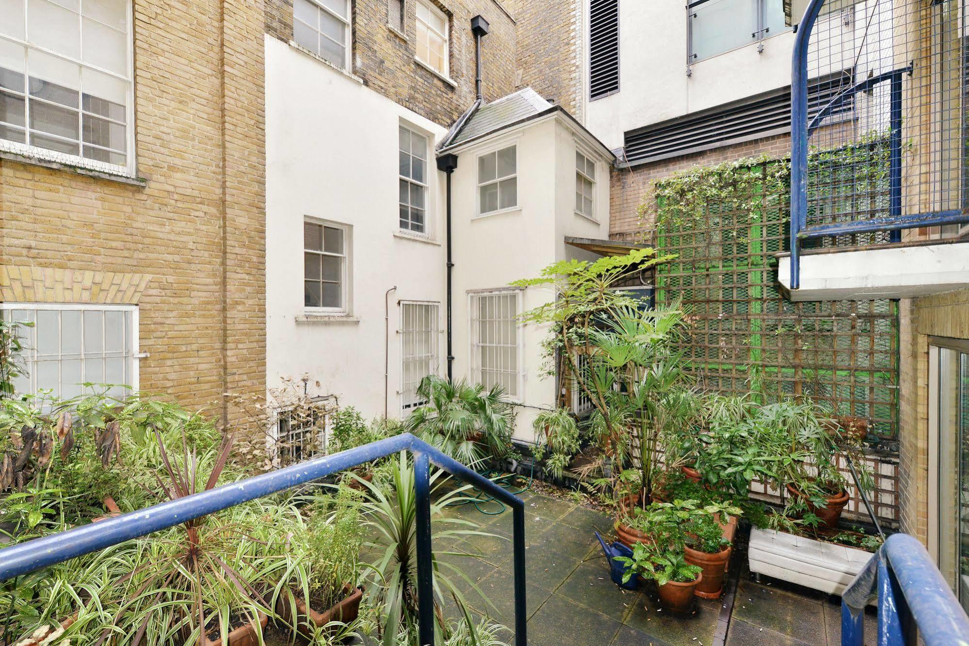 Piccadilly Circus Apartments Лондон Экстерьер фото